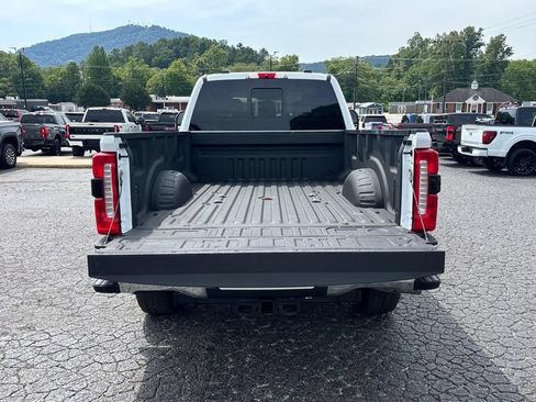 Used 2023 Ford F250 Lariat AWD/4WD image 7