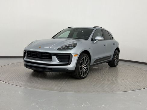 Used 2026 Porsche Macan AWD/4WD image 1