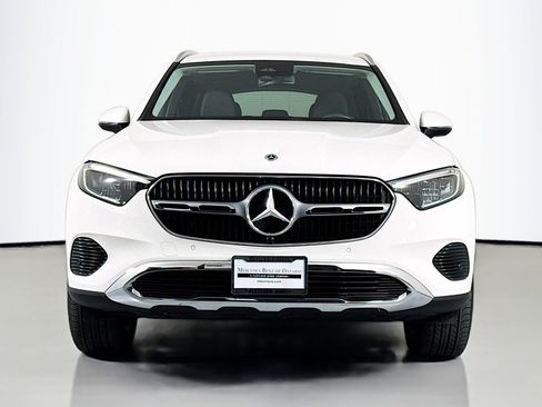 Used 2025 Mercedes-Benz GLC 350e 4MATIC image 2