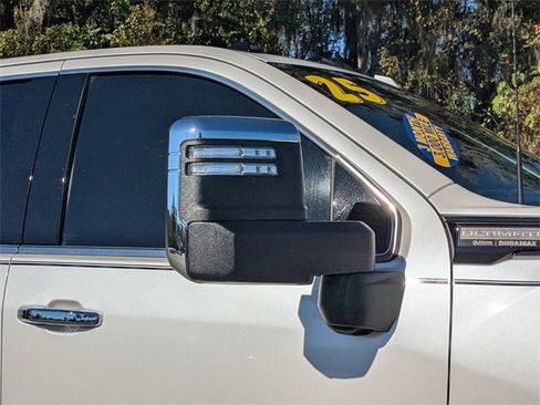 Used 2025 GMC Sierra 2500 Denali Ultimate image 11