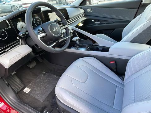 New 2025 Hyundai Elantra Limited image 14