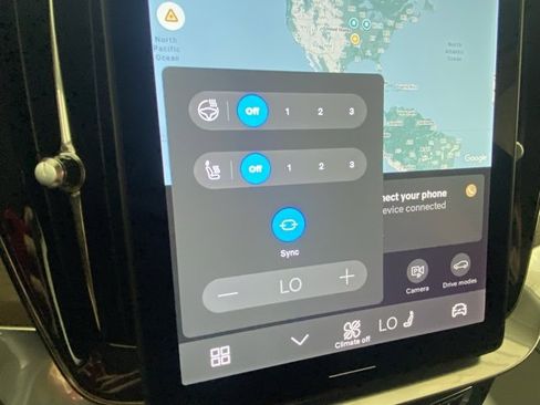 Certified 2025 Volvo XC90 B6 Plus image 24