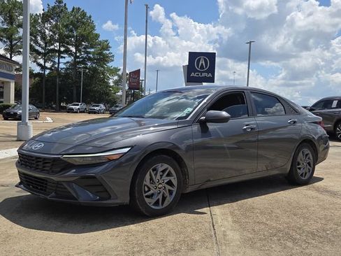 Used 2024 Hyundai Elantra SEL FWD image 7