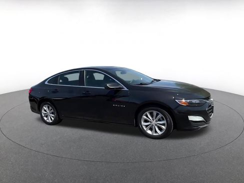 Used 2023 Chevrolet Malibu LT FWD image 2