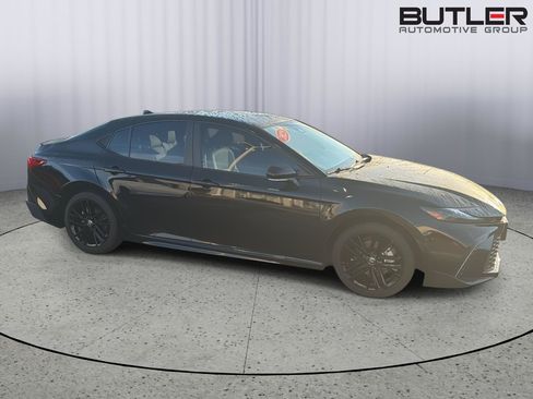 Used 2025 Toyota Camry SE w/ Multimedia Upgrade Package FWD image 7