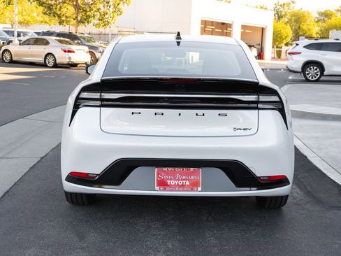 New 2026 Toyota Prius Plug-In Hybrid FWD image 5