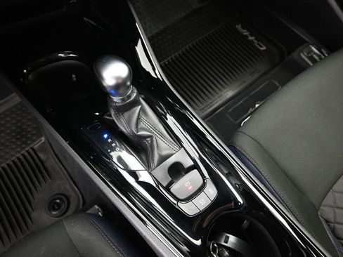 Used 2020 Toyota C-HR XLE image 21