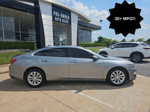 Used 2024 Chevrolet Malibu LT FWD image 2