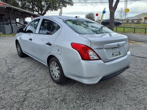 Used 2015 Nissan Versa S FWD image 25