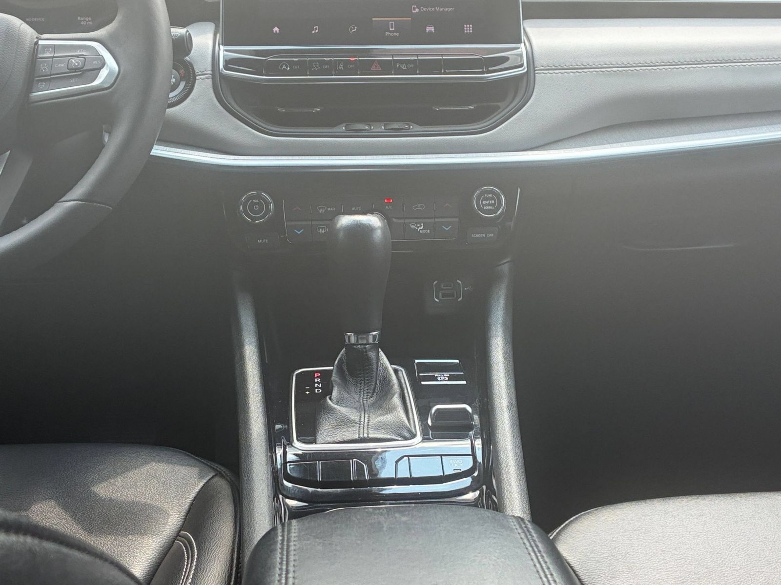 Used 2025 Jeep Compass Limited AWD/4WD image 16
