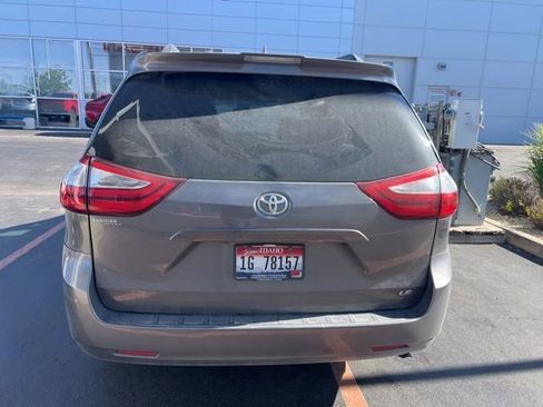 Used 2018 Toyota Sienna LE FWD image 4