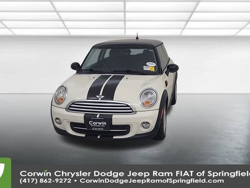 Used 2011 MINI Cooper Hardtop image 5