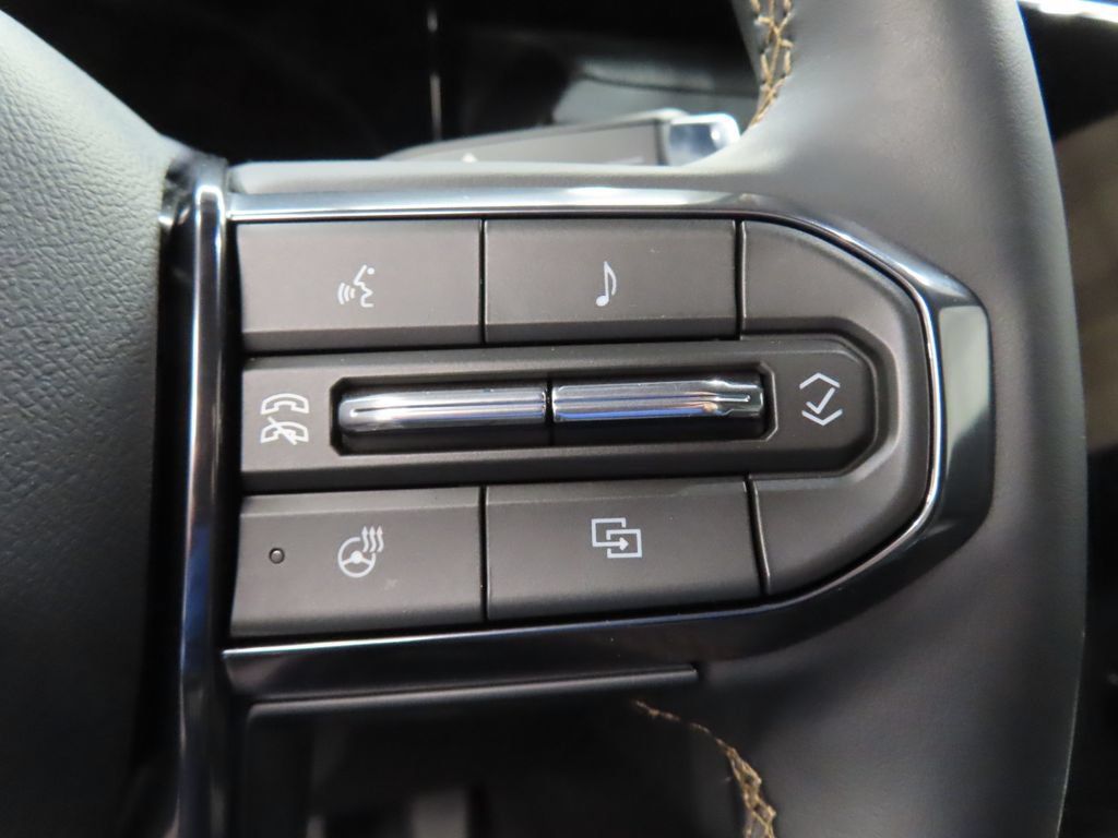 Used 2026 GMC Acadia AT4 w/ LPO, Floor Liner Package AWD/4WD image 60