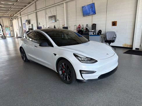 Used 2021 Tesla Model 3 Standard Range Plus RWD image 2