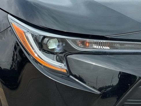 Used 2025 Toyota Corolla LE FWD image 26