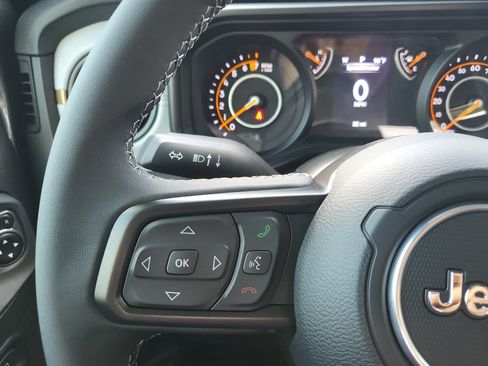 New 2025 Jeep Gladiator Sport AWD/4WD image 28