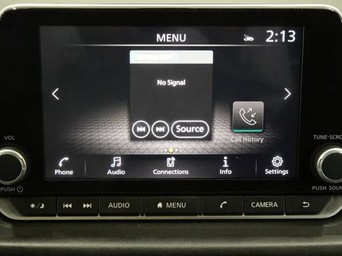 Used 2025 Nissan Rogue SV AWD/4WD image 17