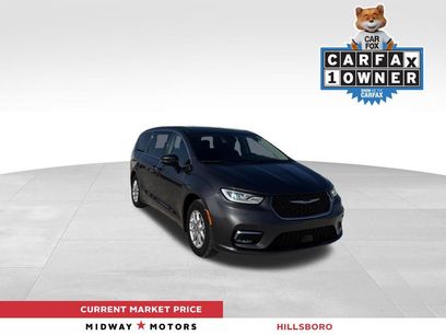 Used 2023 Chrysler Pacifica Touring-L