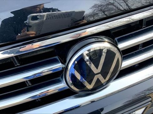 Used 2024 Volkswagen Tiguan Wolfsburg Edition image 5