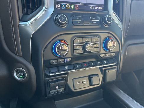 Used 2022 Chevrolet Silverado 2500 LTZ image 44