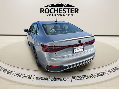 New 2025 Volkswagen Jetta SE FWD image 7