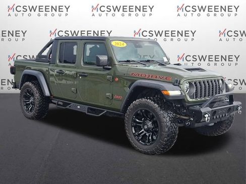 Used 2024 Jeep Gladiator Mojave w/ Steel Bumper Group AWD/4WD image 7