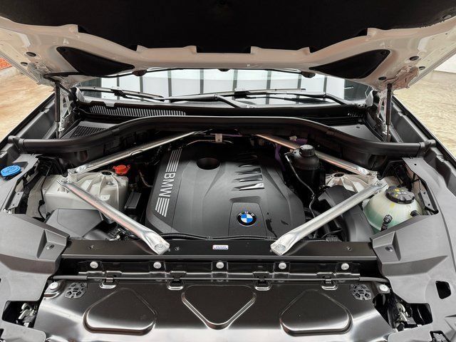 Used 2026 BMW X5 xDrive40i w/ Executive Package AWD/4WD image 25