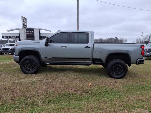 Used 2024 Chevrolet Silverado 3500 High Country w/ High Country Premium Package image 4