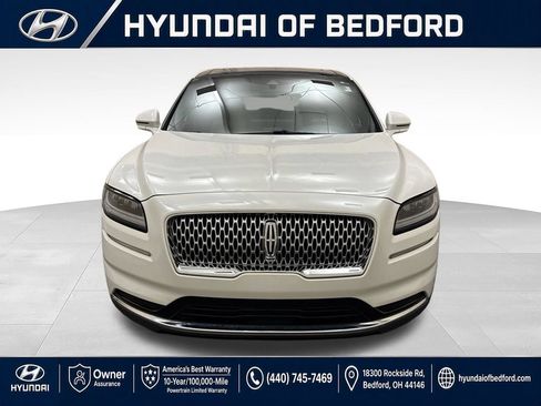 Used 2021 Lincoln Nautilus Reserve AWD/4WD image 2