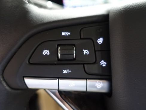 Used 2023 Cadillac Escalade Premium Luxury AWD/4WD image 13