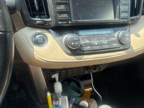 Used 2014 Toyota RAV4 Limited w/ Technology Package FWD image 13