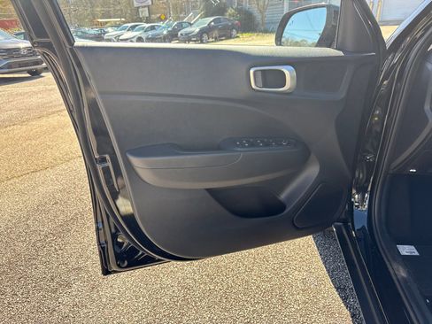 New 2026 Hyundai Venue SEL FWD image 11