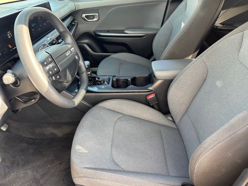 Certified 2025 Kia K4 FWD image 21