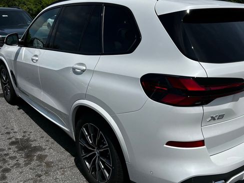 Used 2026 BMW X5 xDrive40i AWD/4WD image 3