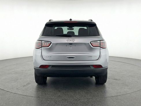 Used 2025 Jeep Compass Limited image 7