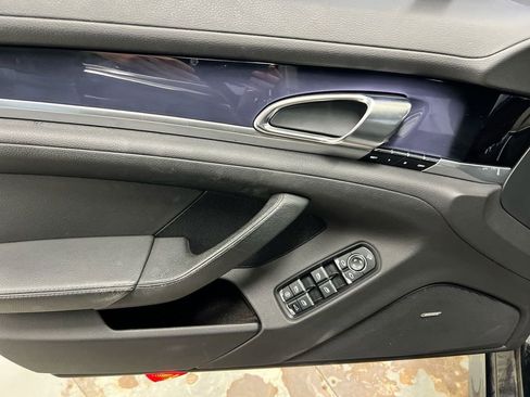 Used 2011 Porsche Panamera 4 image 21