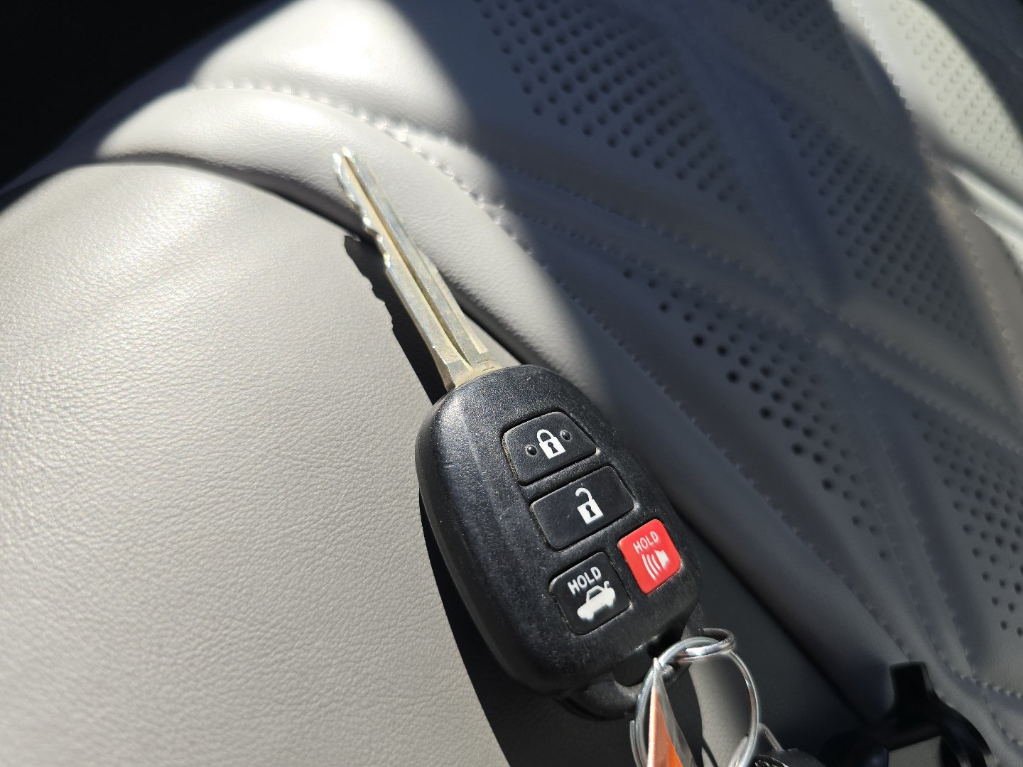 Used 2016 Toyota Camry LE FWD image 31