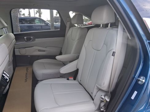 New 2026 Kia Sorento EX FWD image 18