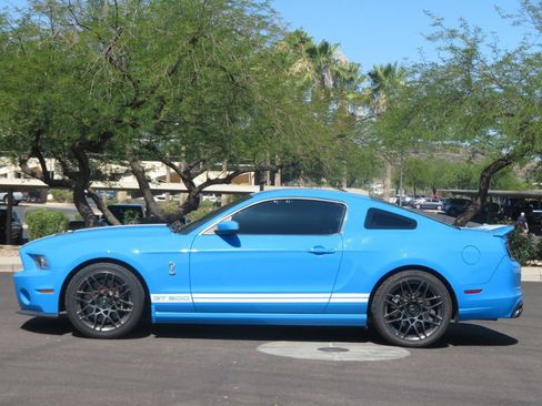 Used 2014 Ford Mustang Shelby GT500 w/ Equipment Group 821A RWD image 2