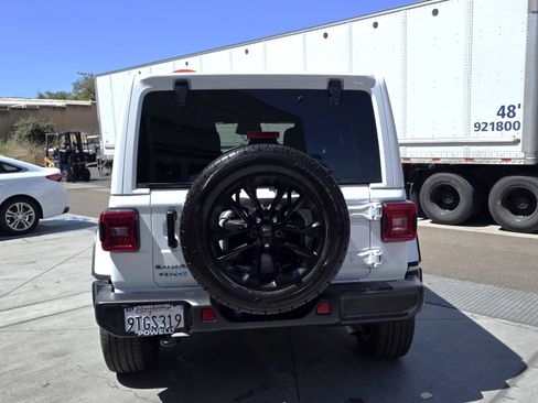 Certified 2025 Jeep Wrangler Sahara image 3