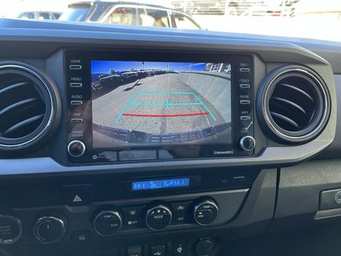 Certified 2023 Toyota Tacoma TRD Off-Road image 4