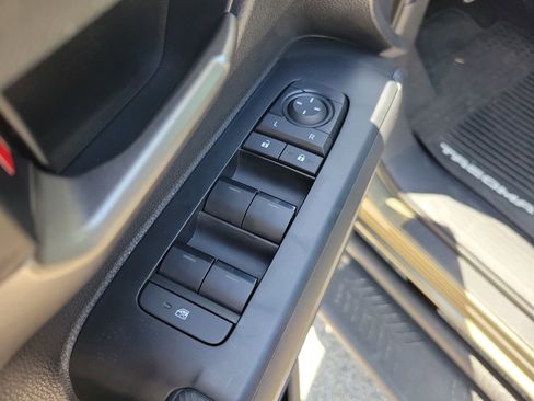 Used 2025 Toyota Tacoma TRD Sport RWD image 13