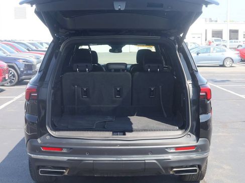 Used 2025 Buick Enclave Preferred AWD/4WD image 10