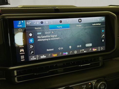 Used 2024 Jeep Gladiator Mojave w/ Convenience Group image 15