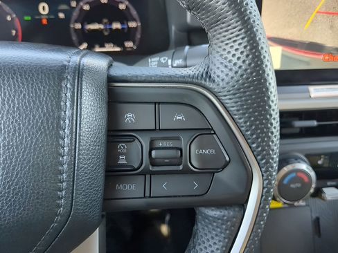 Used 2024 Toyota Tacoma TRD Sport w/ TRD Sport Upgrade Package image 31