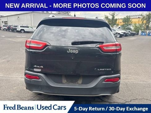 Used 2014 Jeep Cherokee Limited w/ Luxury Group AWD/4WD image 3