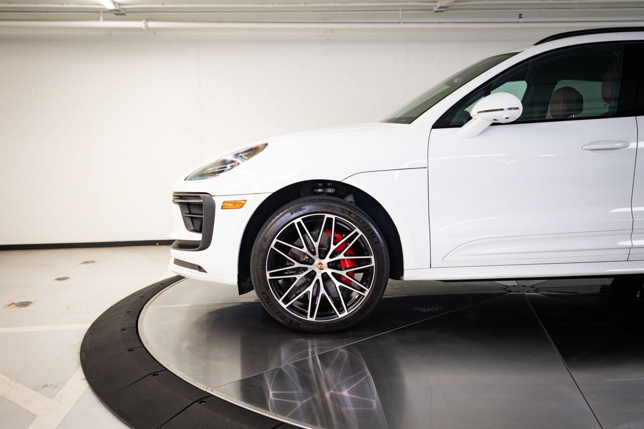 Certified 2023 Porsche Macan S AWD/4WD image 11