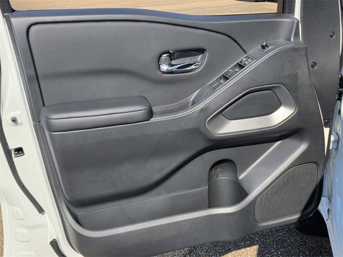 New 2025 Nissan Frontier SV w/ SV Convenience Package image 15