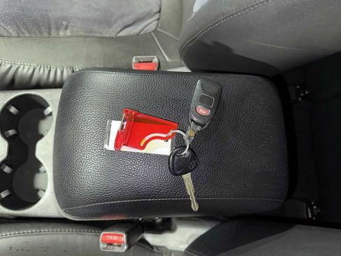 Used 2012 Hyundai Santa Fe SE image 31