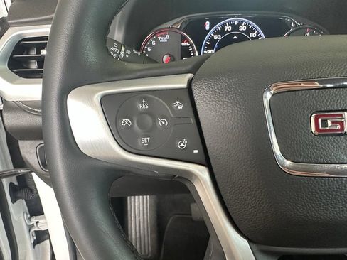 Used 2023 GMC Acadia SLT w/ Technology Package FWD image 22